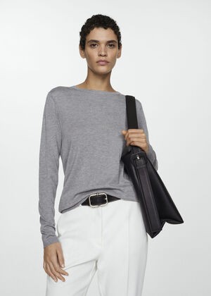 Fine-knit round-neck sweater