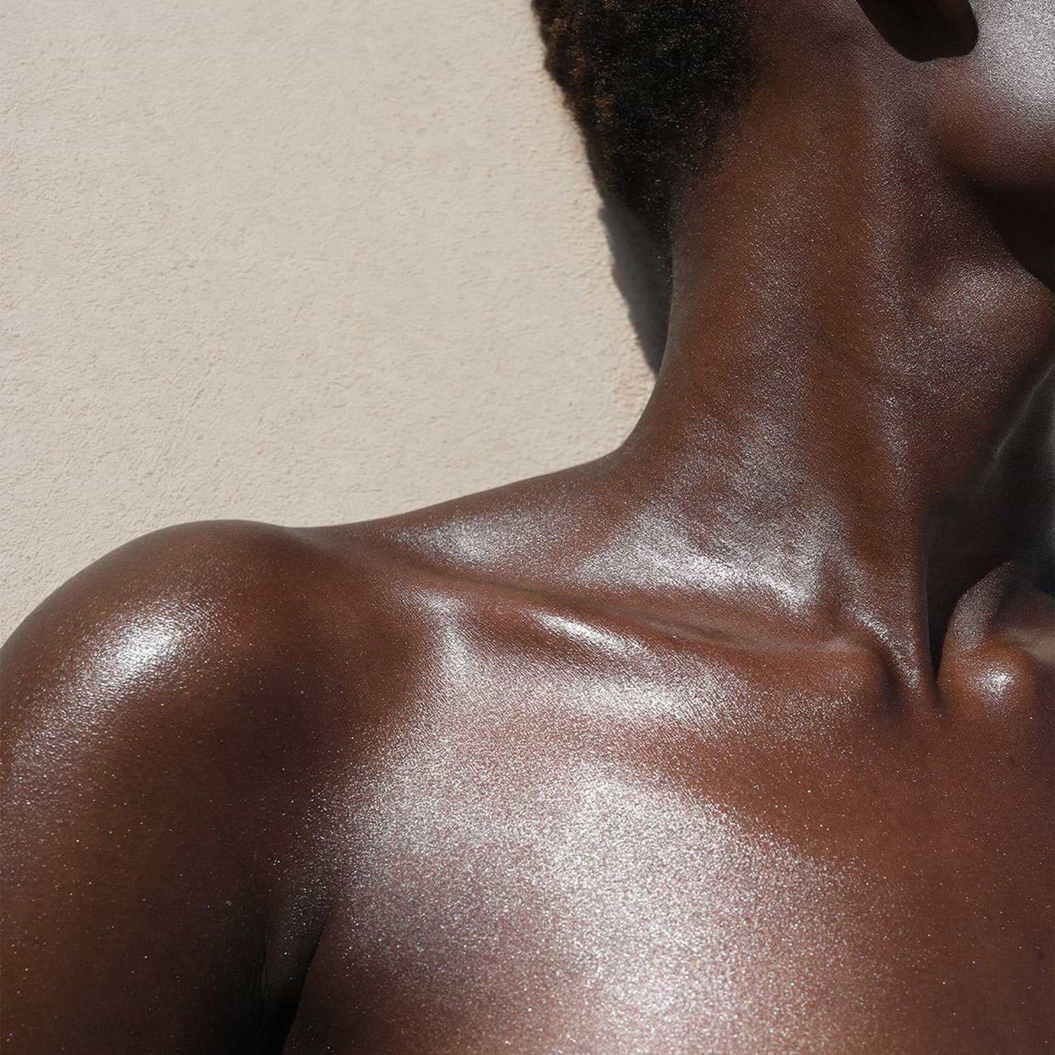 Body Glow - Let og pigmenteret fugtighedscreme til kroppen, der ikke k