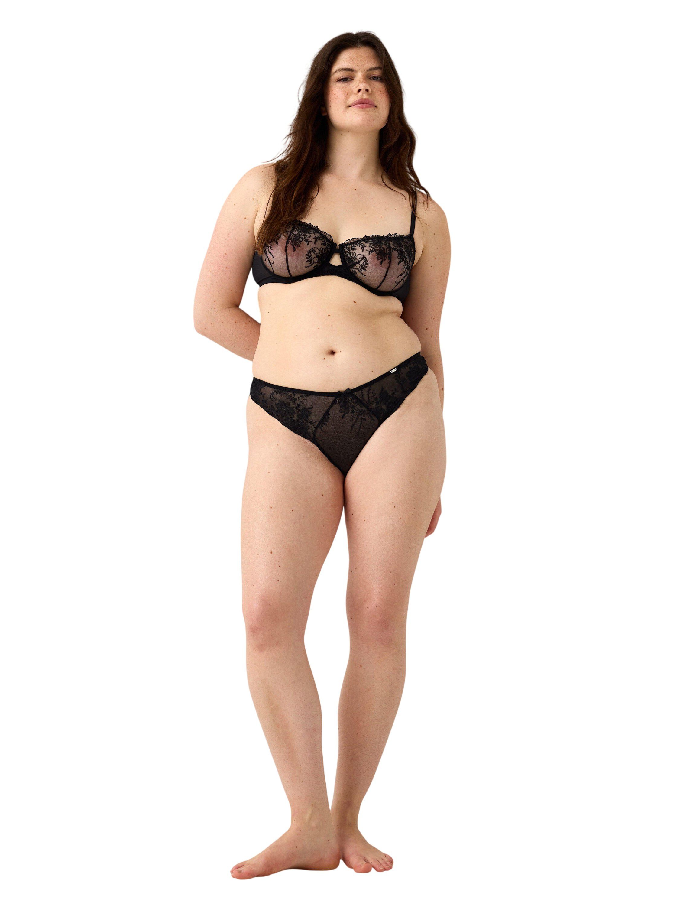 Unpadded wire bra in sheer lace and