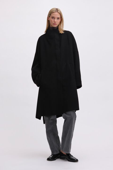 DRAPY WOOL COAT