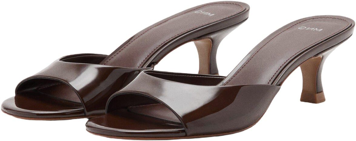 Pointed heel sandals