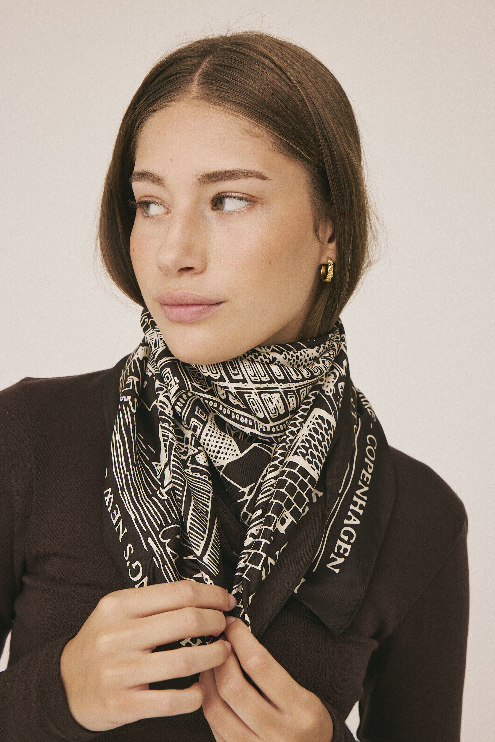 Magasin Iconic Scarf 83x83cm