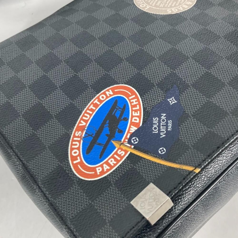 Louis Vuitton Messenger