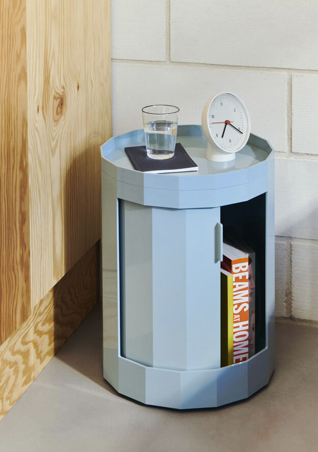 Facet Cabinet incl. feet and castor