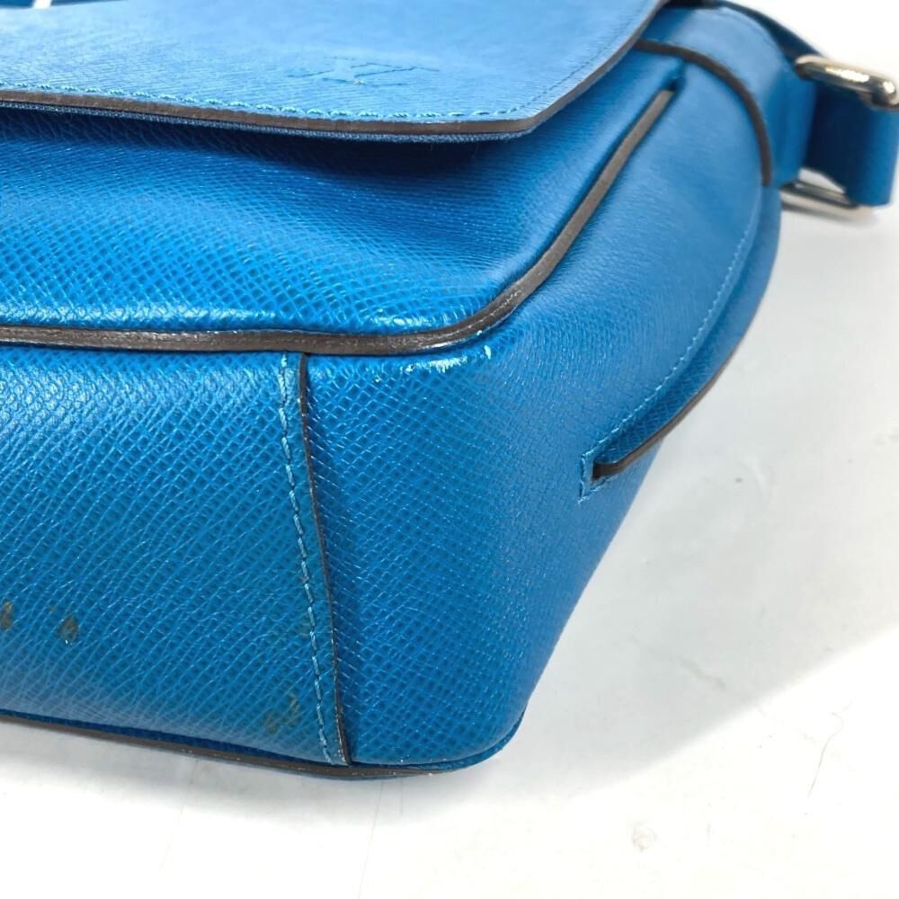 Louis Vuitton Messenger