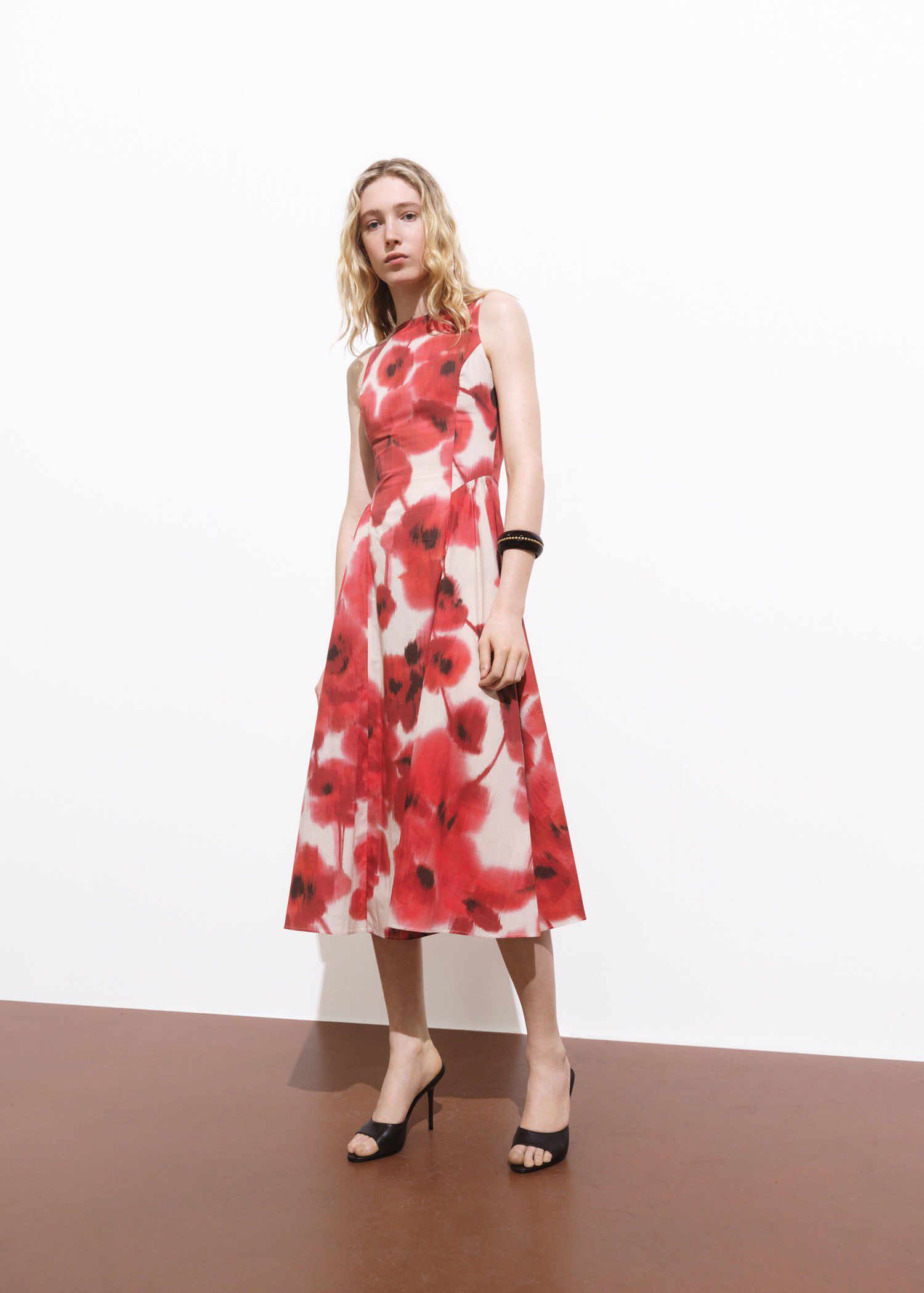 Floral-print flared dress