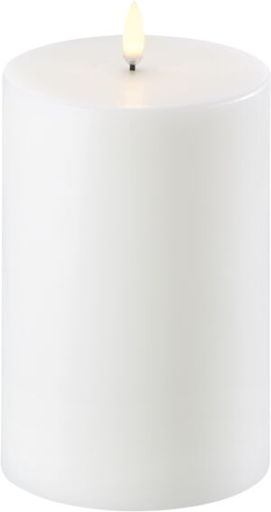LED Pillar Candle - Nordic White - 10,1 x 15 cm