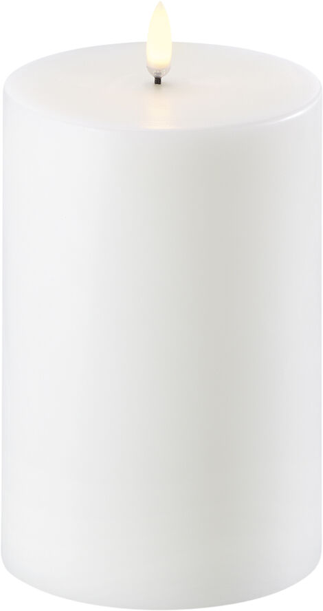 LED Pillar Candle - Nordic White - 10,1 x 15 cm