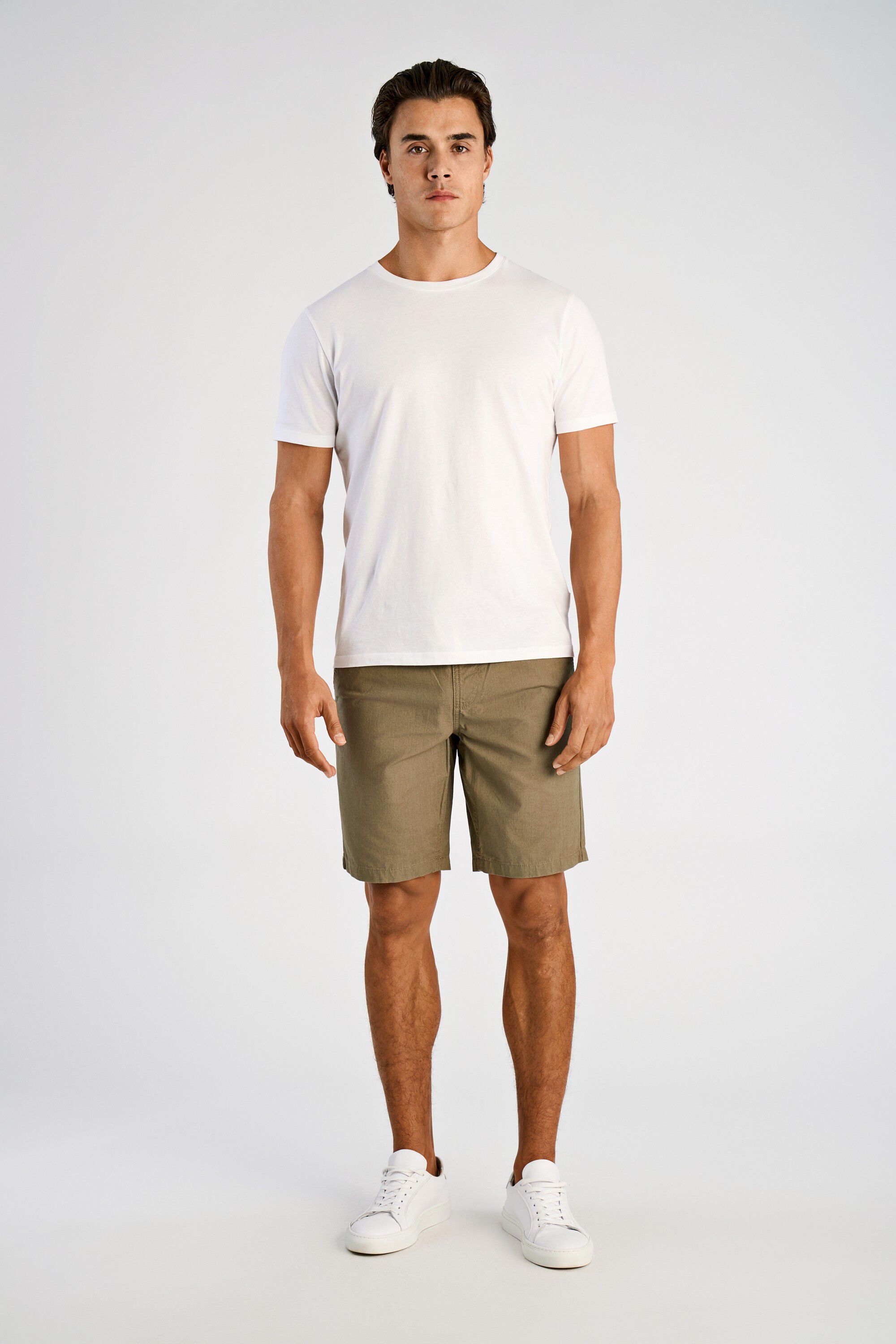 Elastic waist shorts
