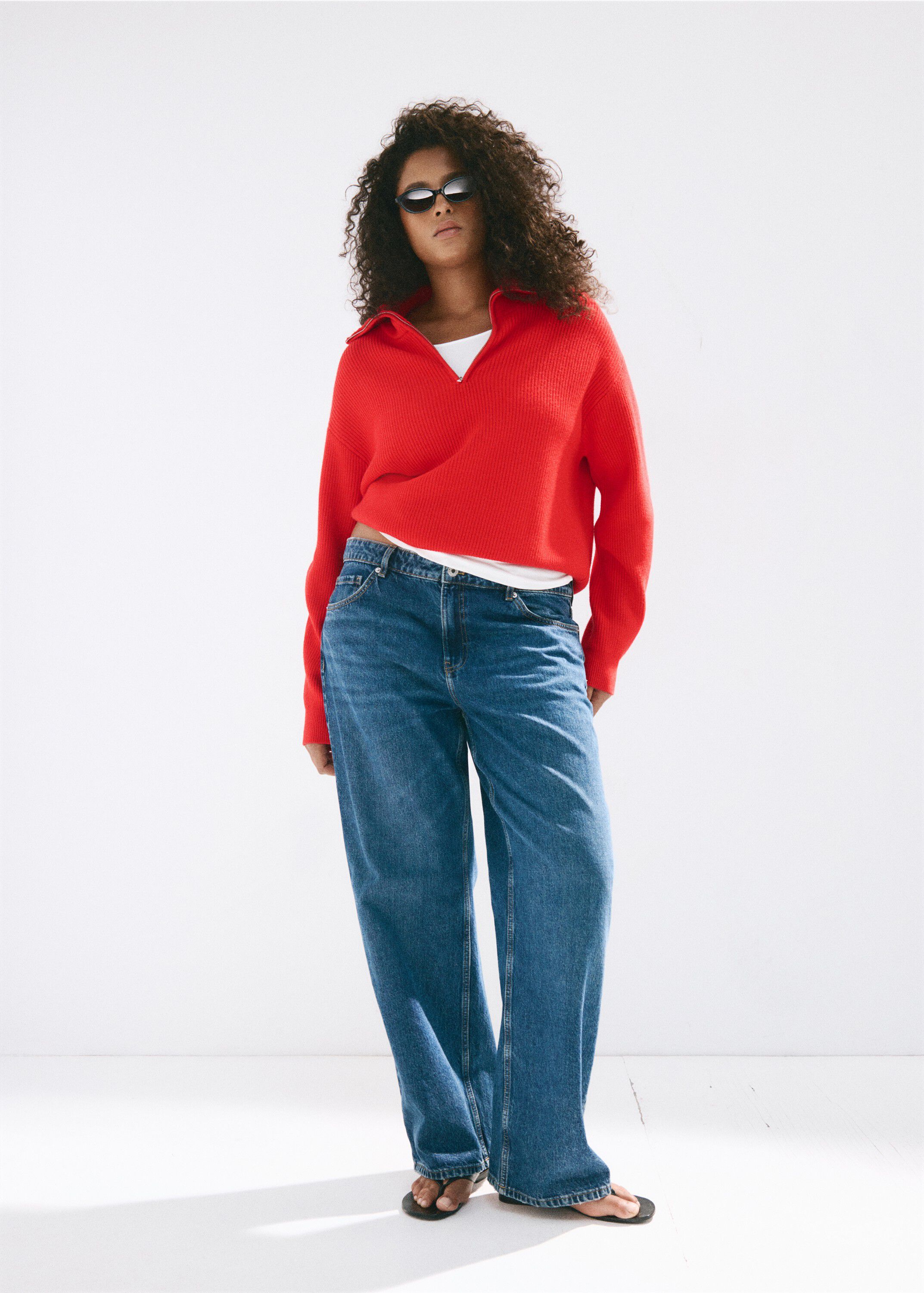 Sweater with contrasting zip collar