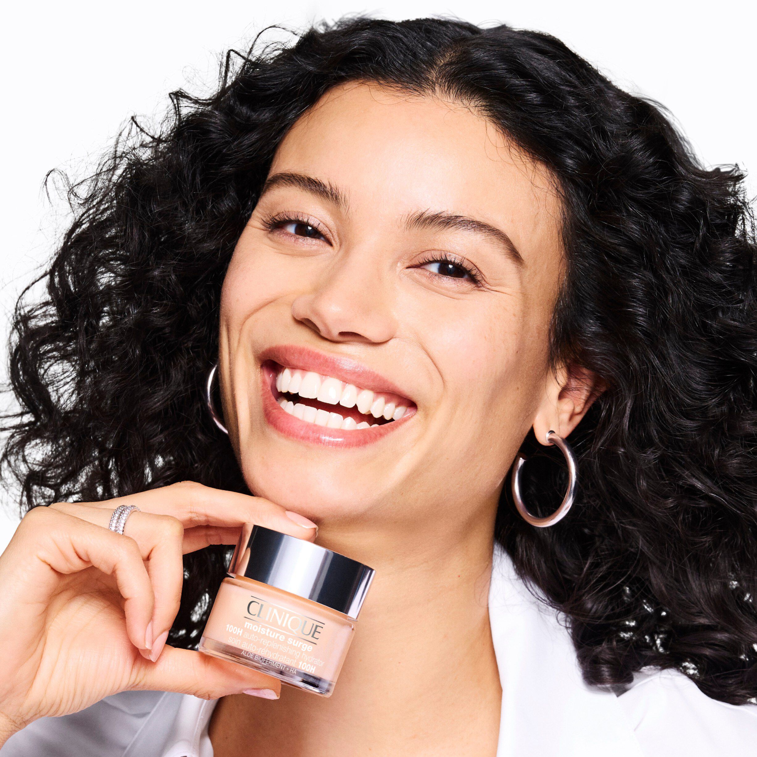 MOISTURE SURGE MEGASTARS