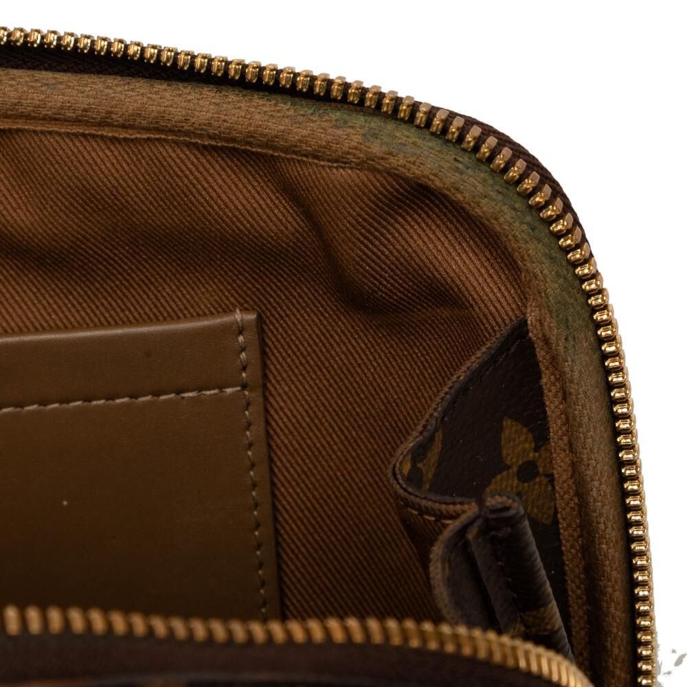Louis Vuitton Shoulder Bags