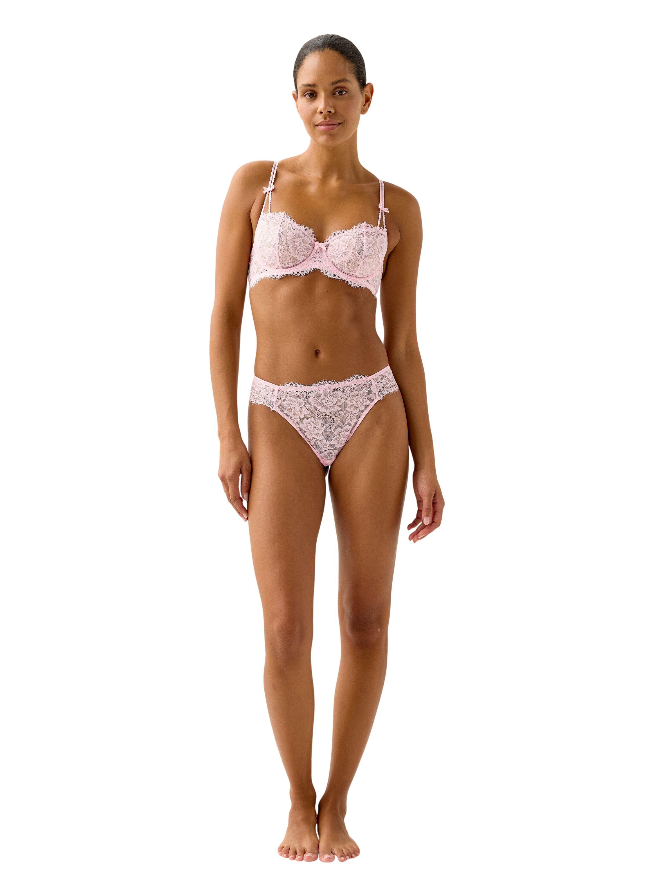 Unpadded wire bra in sheer lace and