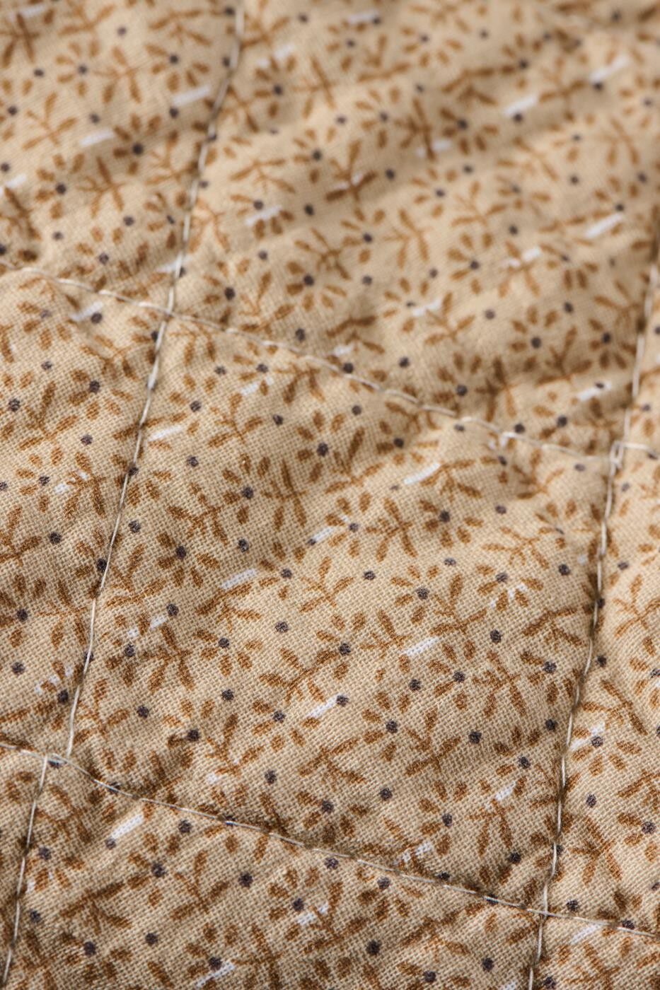 Quilt beige m/sm&aring; brune blomster
