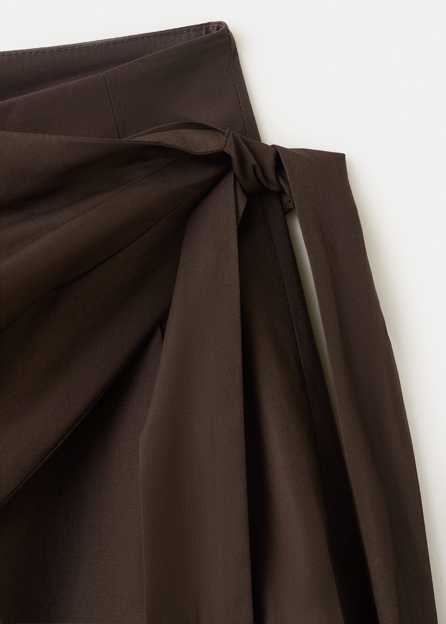 Straight-leg trousers with detachab