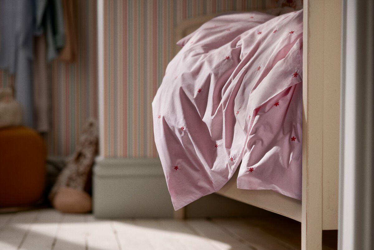 Daisy Senget&oslash;j Junior 100x140 cm pink/r&oslash;d