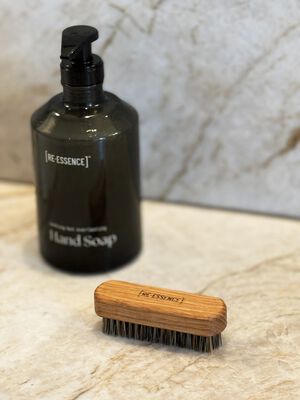 [RE·ESSENCE] neglebørste