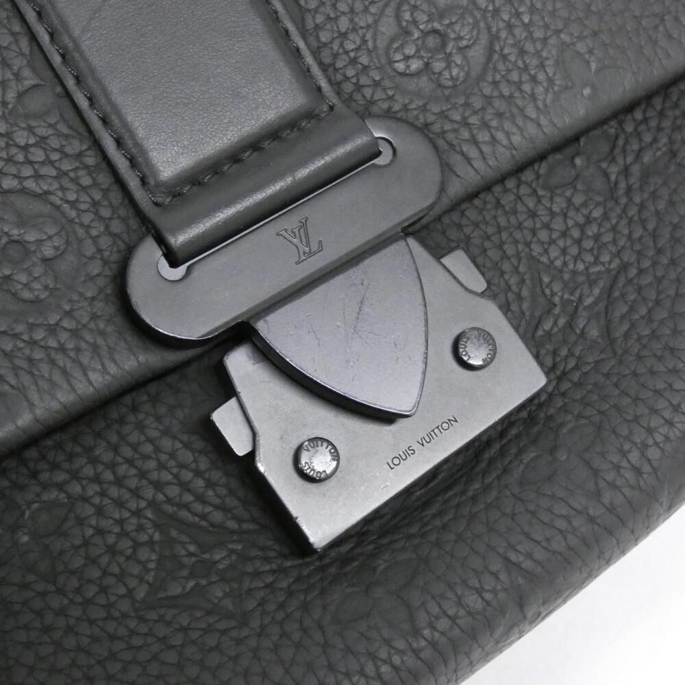 Louis Vuitton Messenger