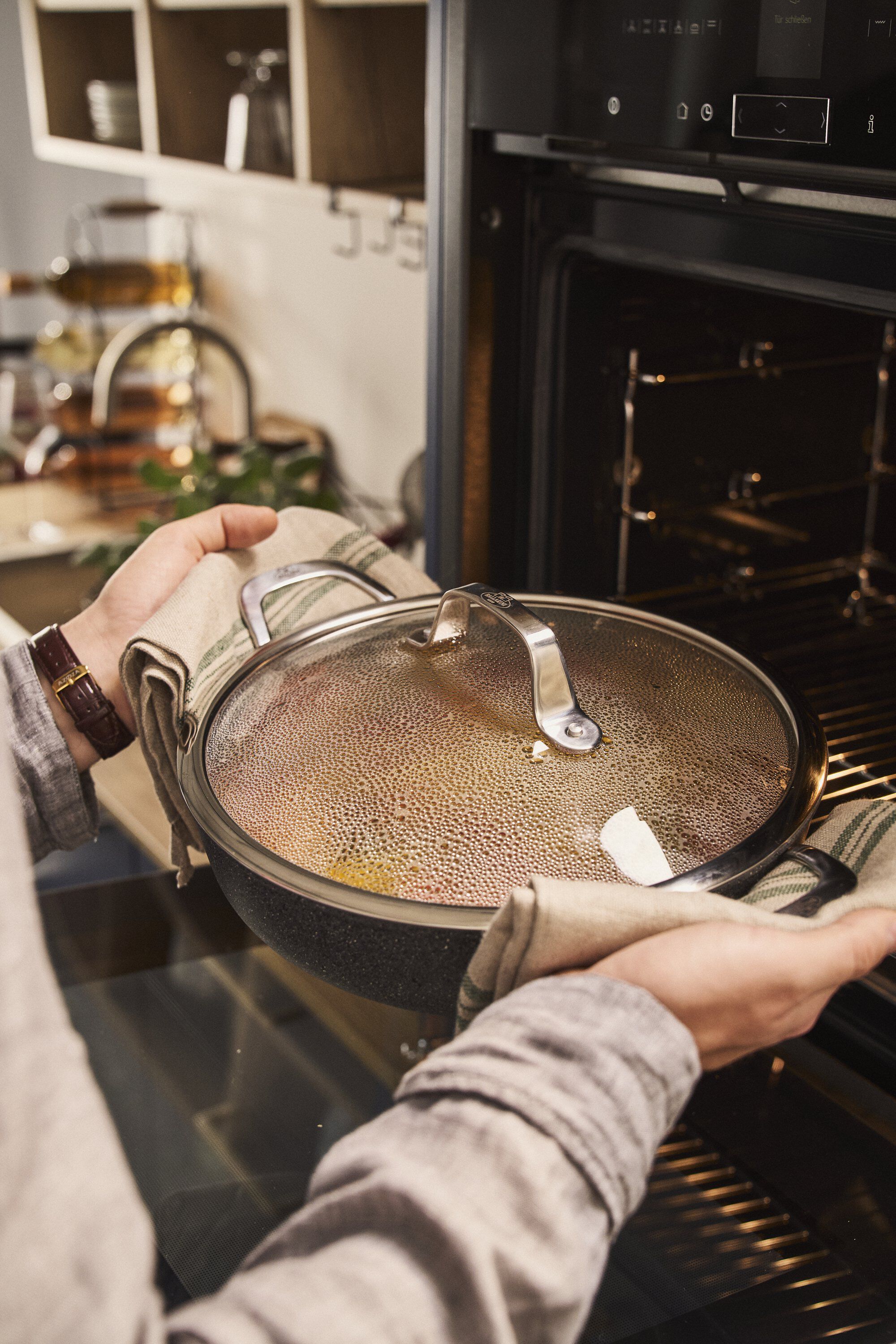 Salina Ceramic Serveringspande Med l&aring;g, 28 cm, Aluminium, Ti