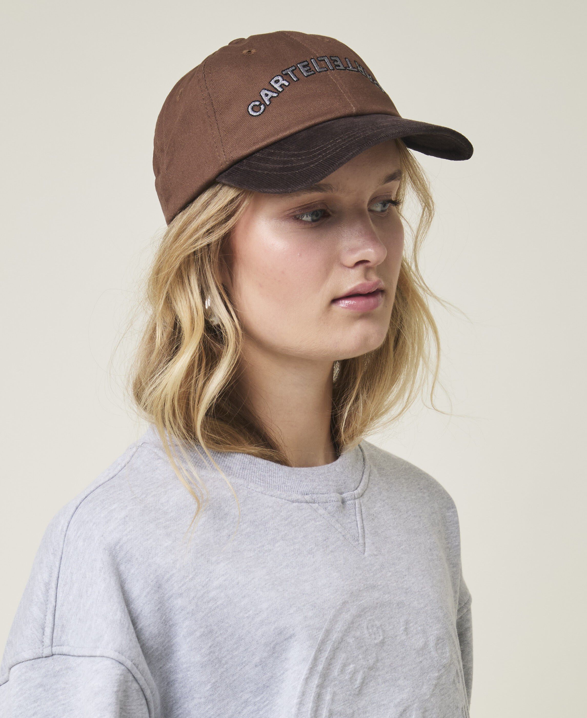 Abide Cap med broderet logo - Arabica