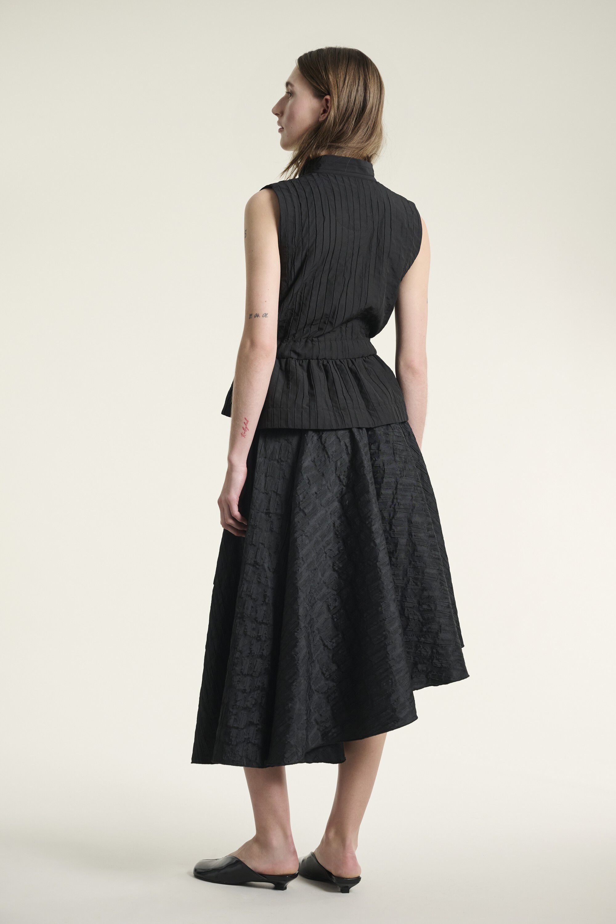 Nijuso &aelig;rmel&oslash;s top