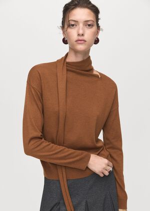 Fine-knit sweater with scarf