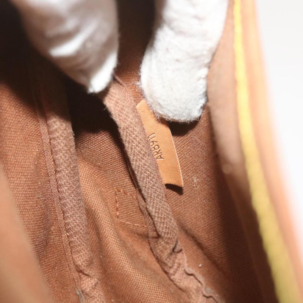 Louis Vuitton Saumur