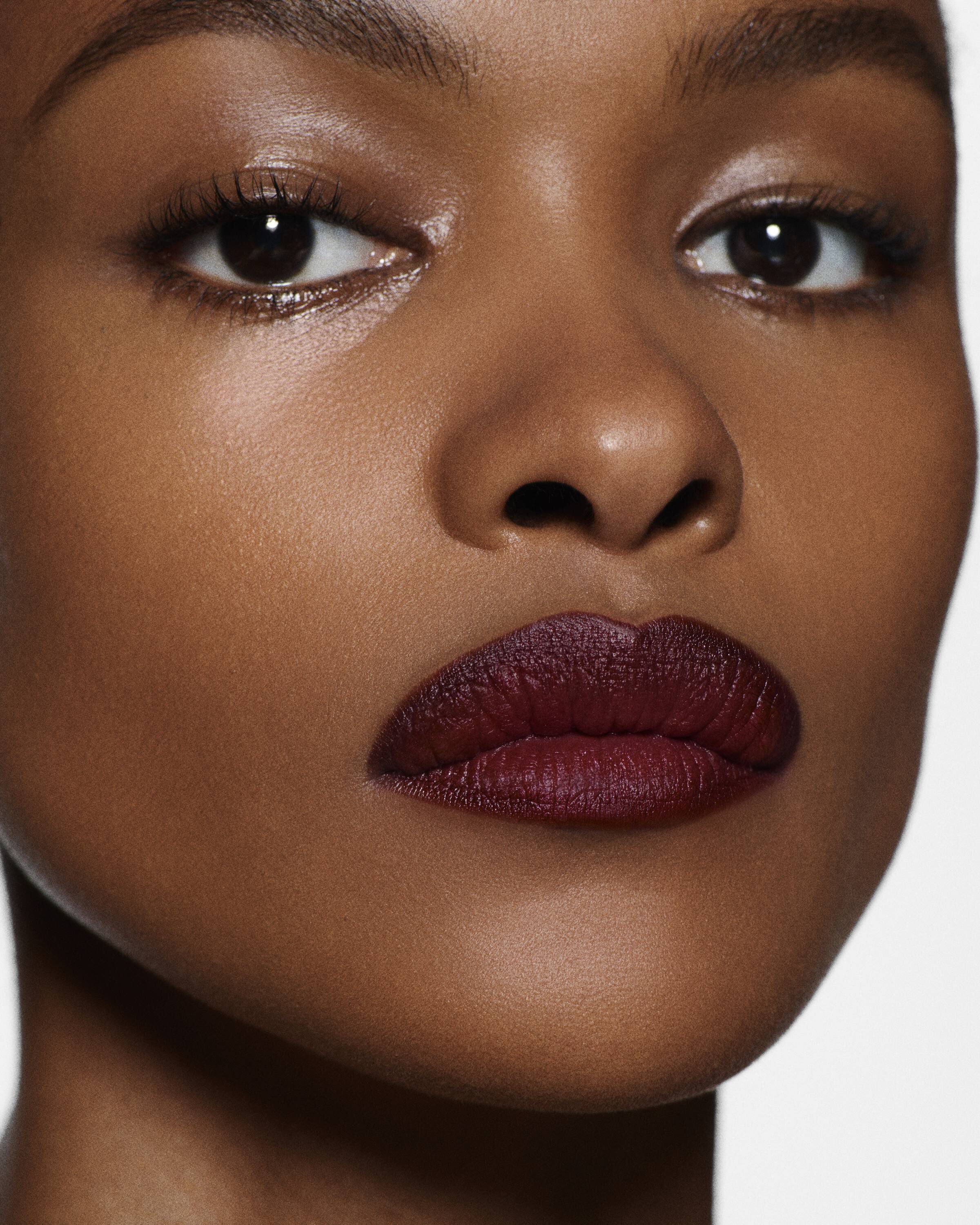 Lip Definer