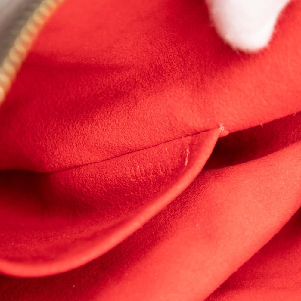 Louis Vuitton Shoulder Bags