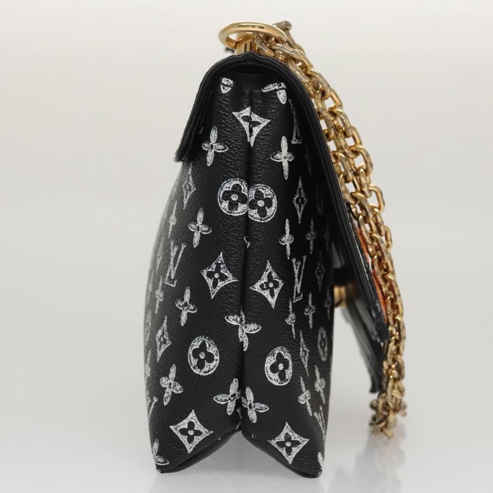 Louis Vuitton Shoulder Bags