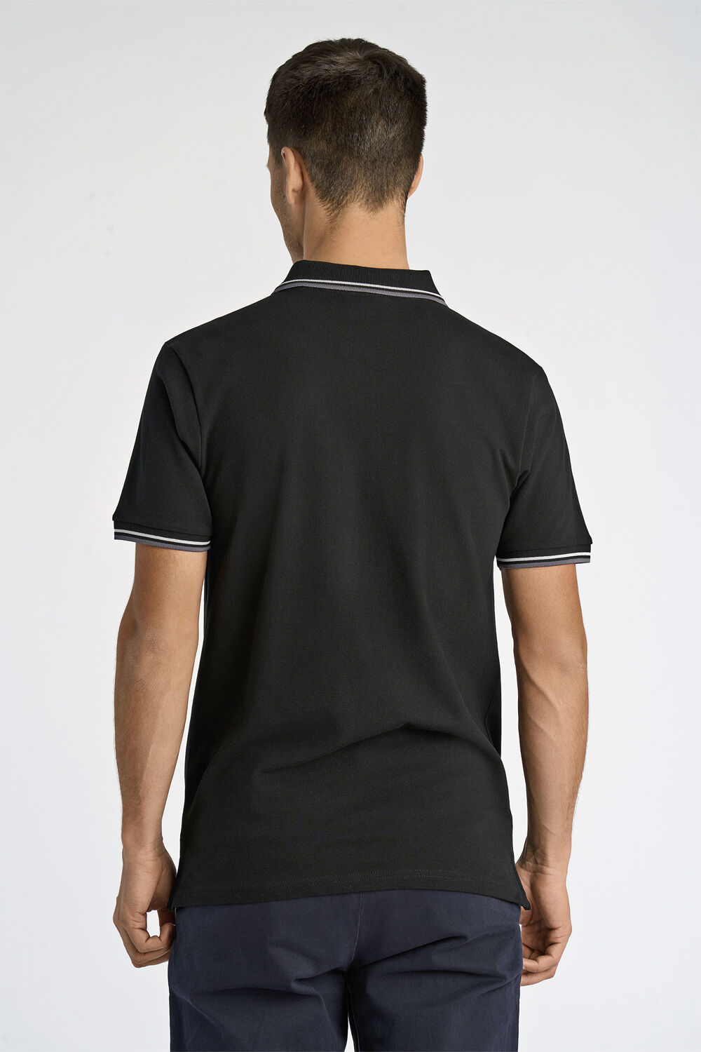 Polo shirt w. contrast piping