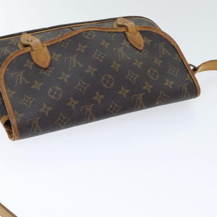 Louis Vuitton Shoulder Bags