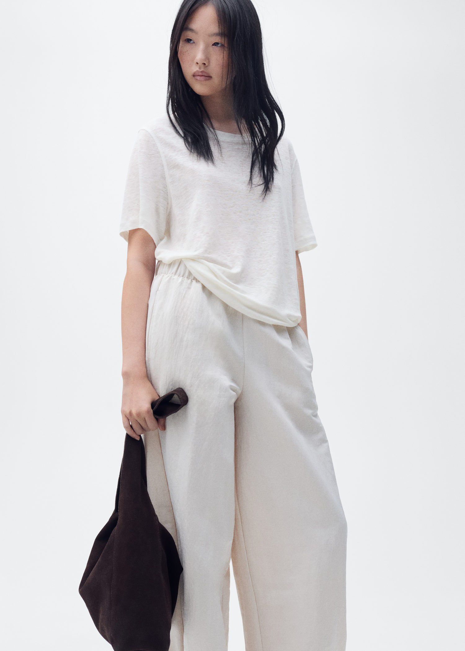 Short-sleeved linen t-shirt