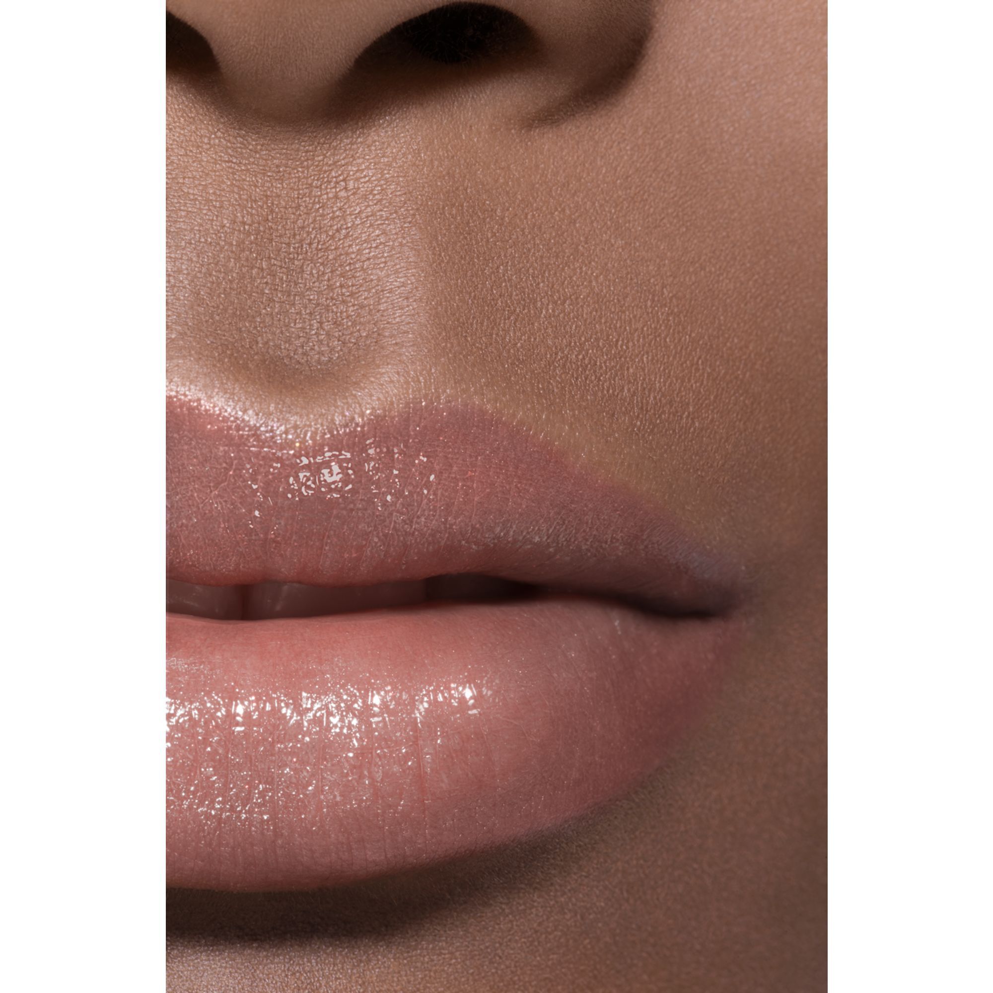 FARVE, GLANS, INTENSITET P&Aring; ET SPLITSEKUND