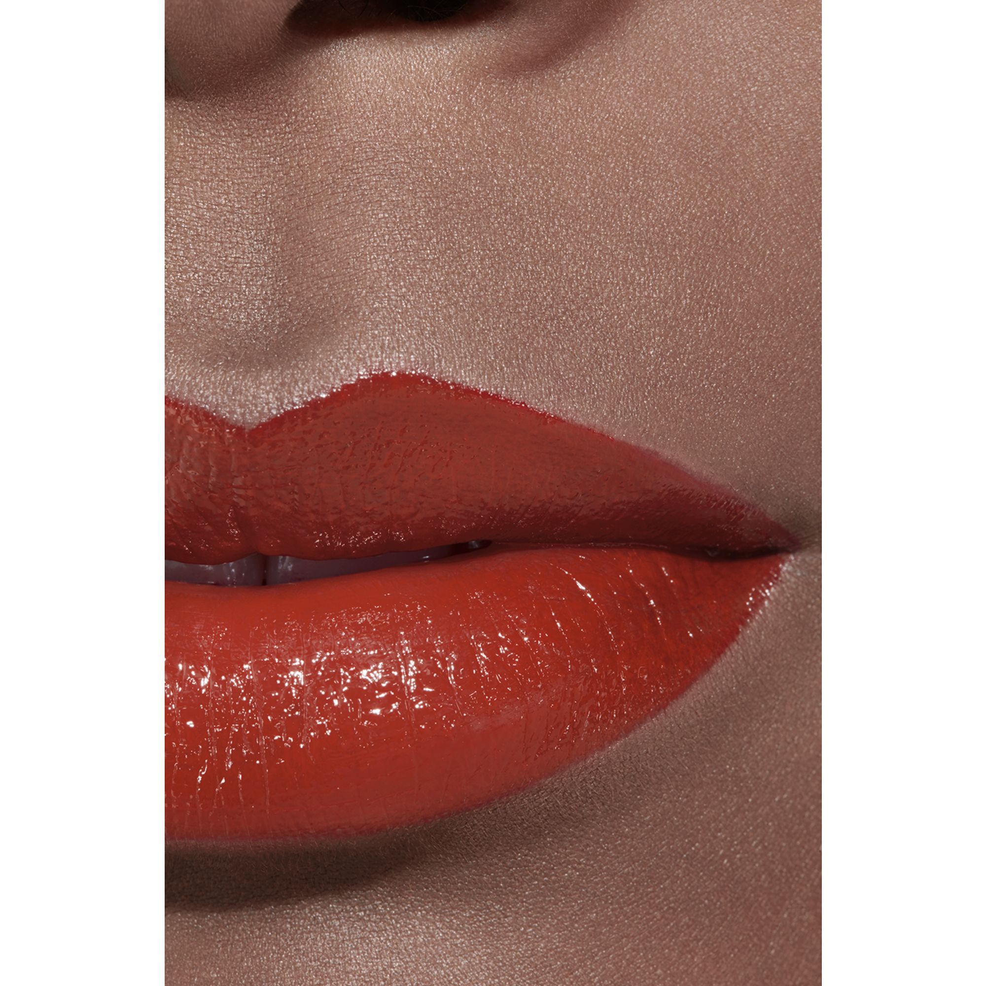 LONGWEAR SATIN L&AElig;BESTIFT  FUGTGIVENDE OG UDGLATTENDE L&AElig;BEPLEJE