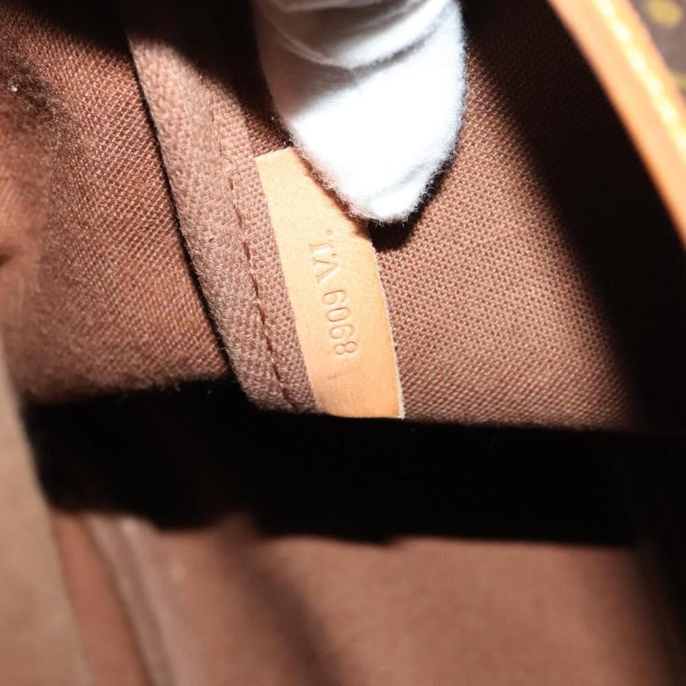 Louis Vuitton Saumur