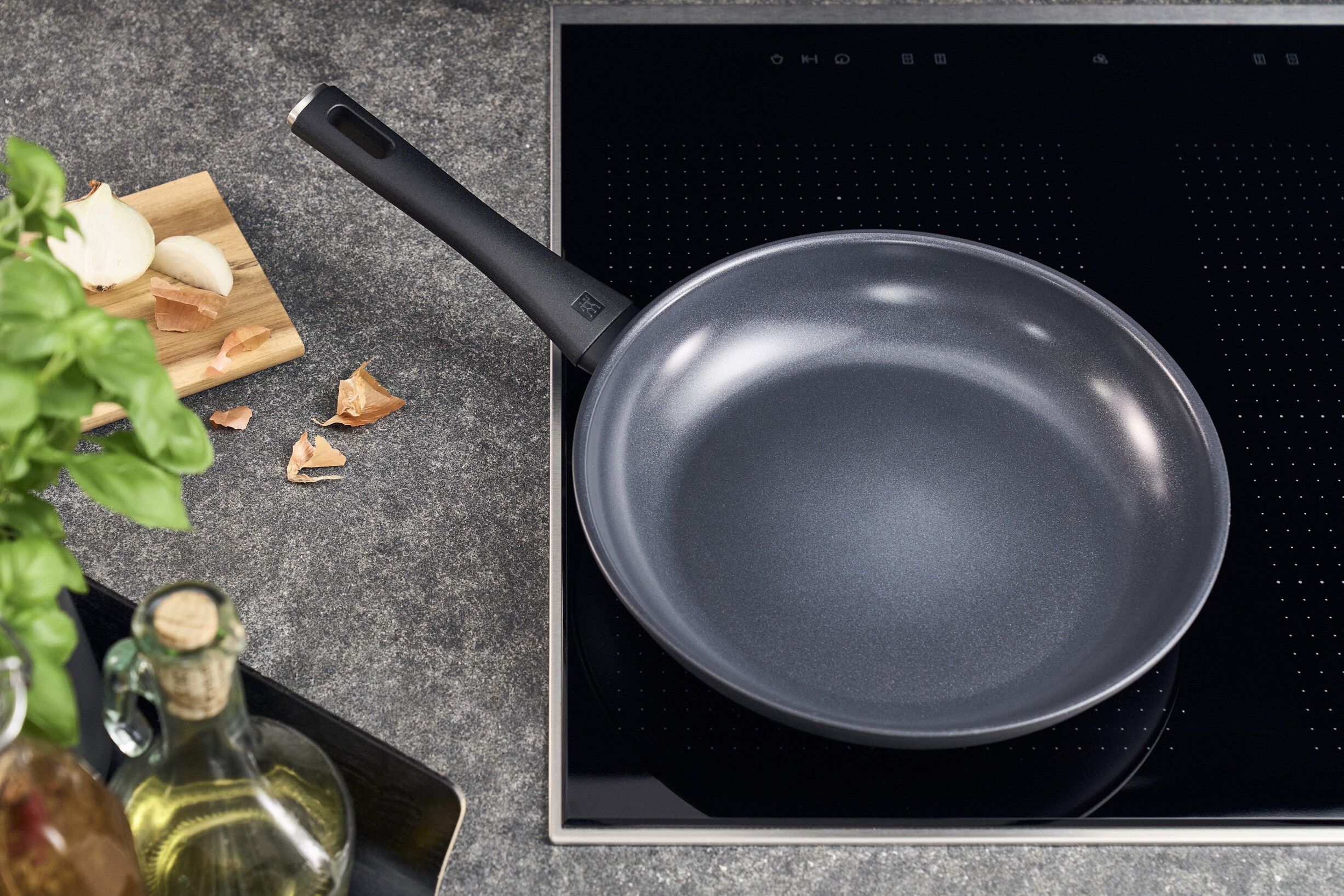 Madura Plus Ceramic Stegepande, 24 cm, Aluminium, Titanium f