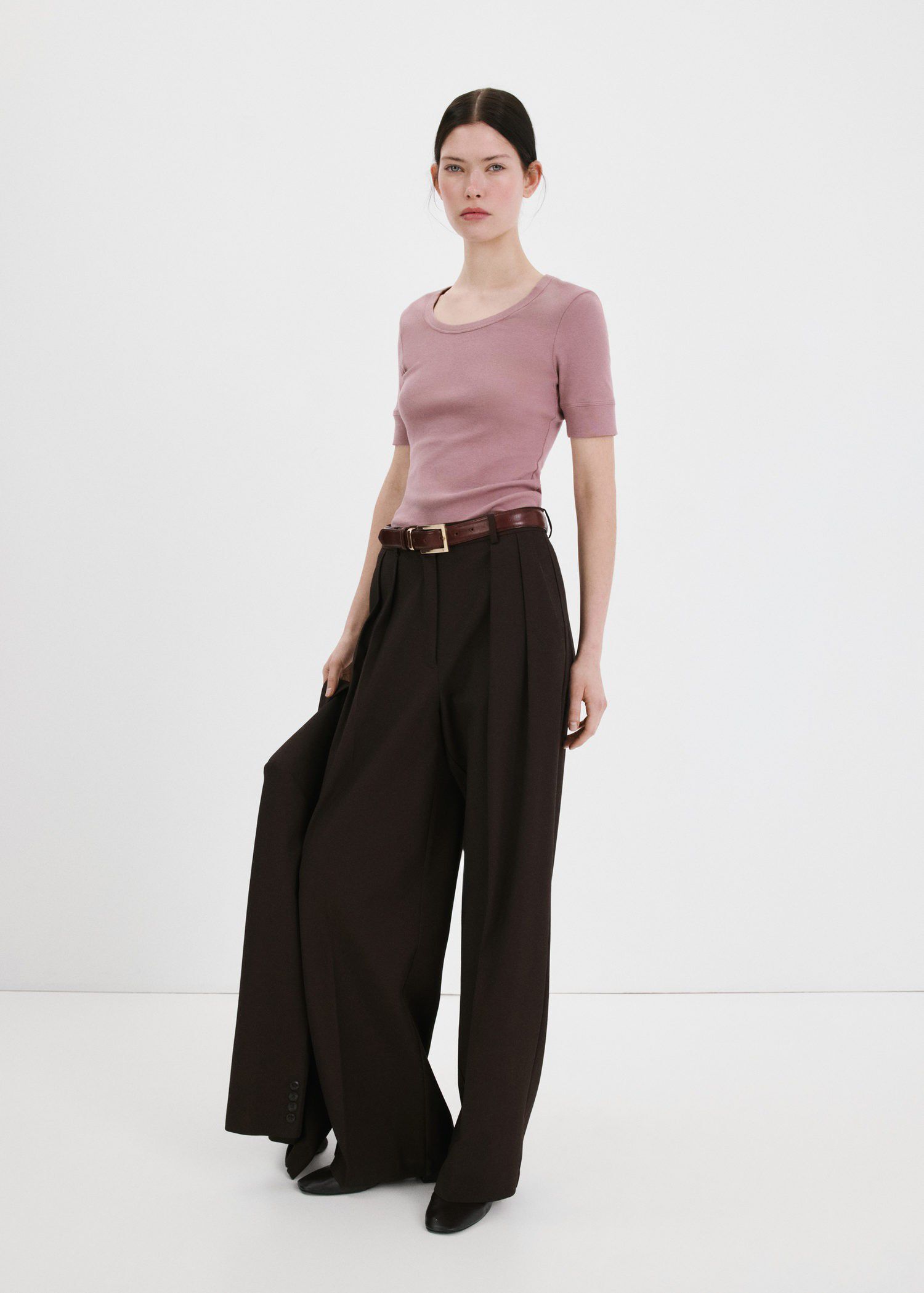 Short-sleeved fitted t-shirt