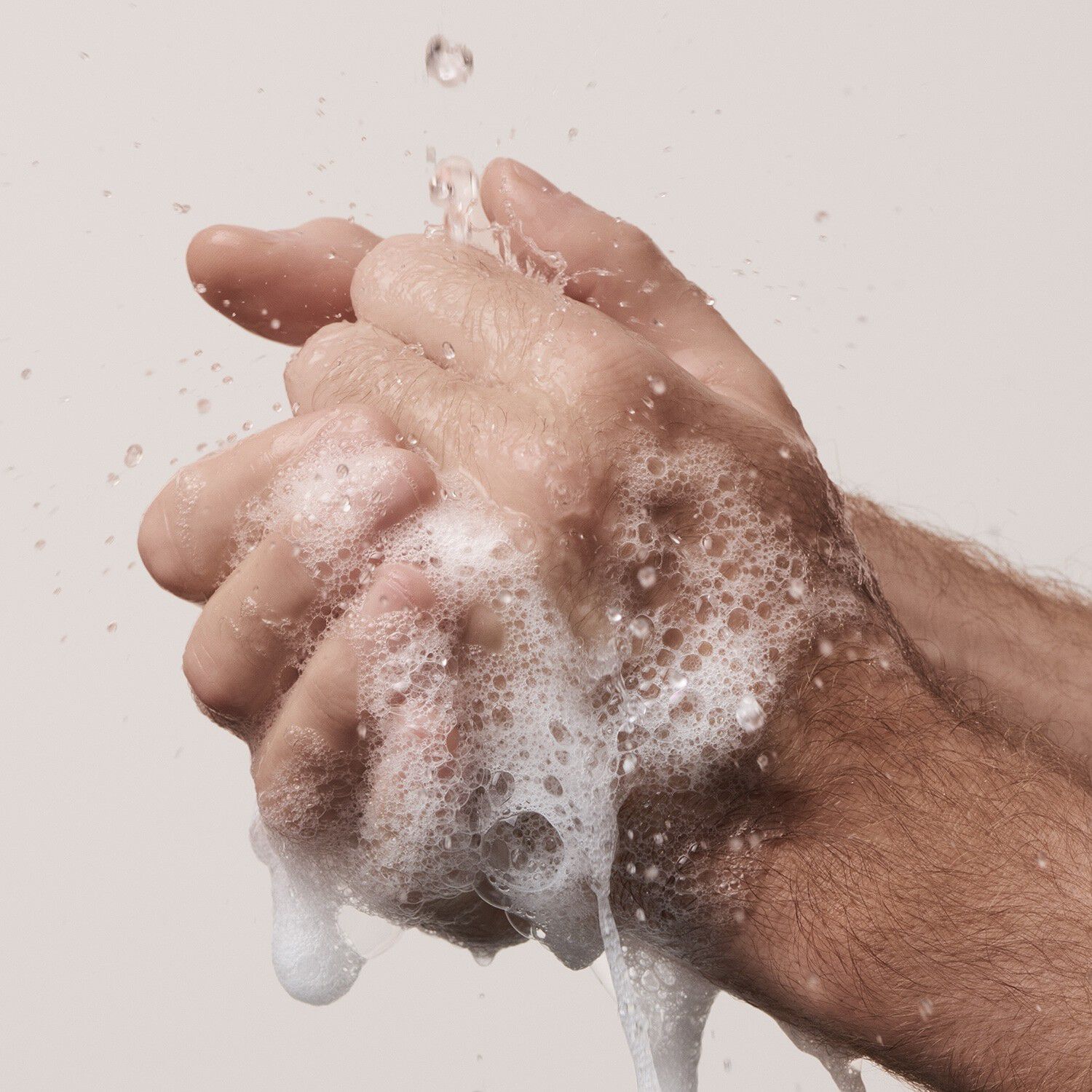 Mild eksfolierende h&aring;ndrens  Rensende vaskegel