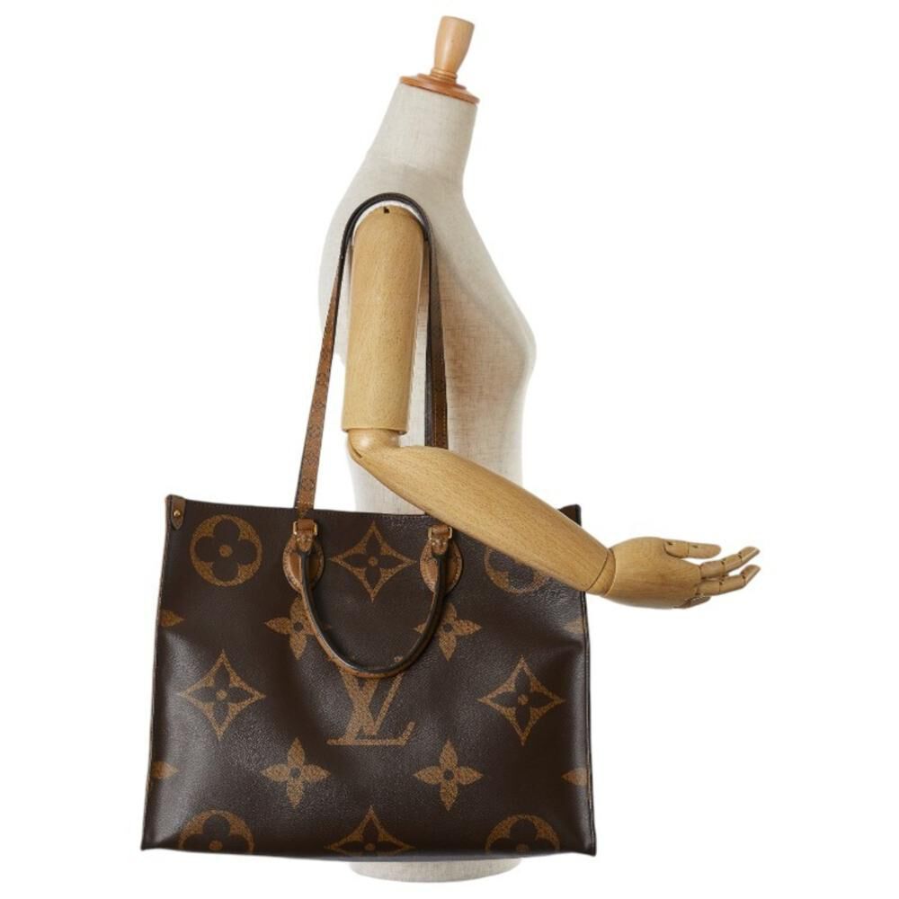 Louis Vuitton Shoulder Bags