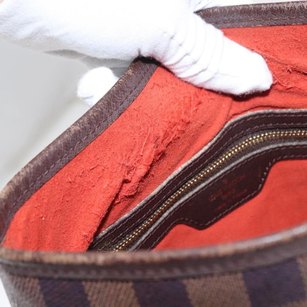 Louis Vuitton Marais