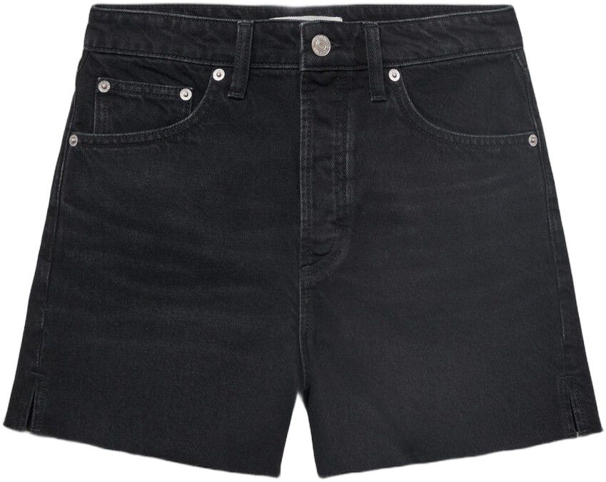 Denim shorts with frayed hem