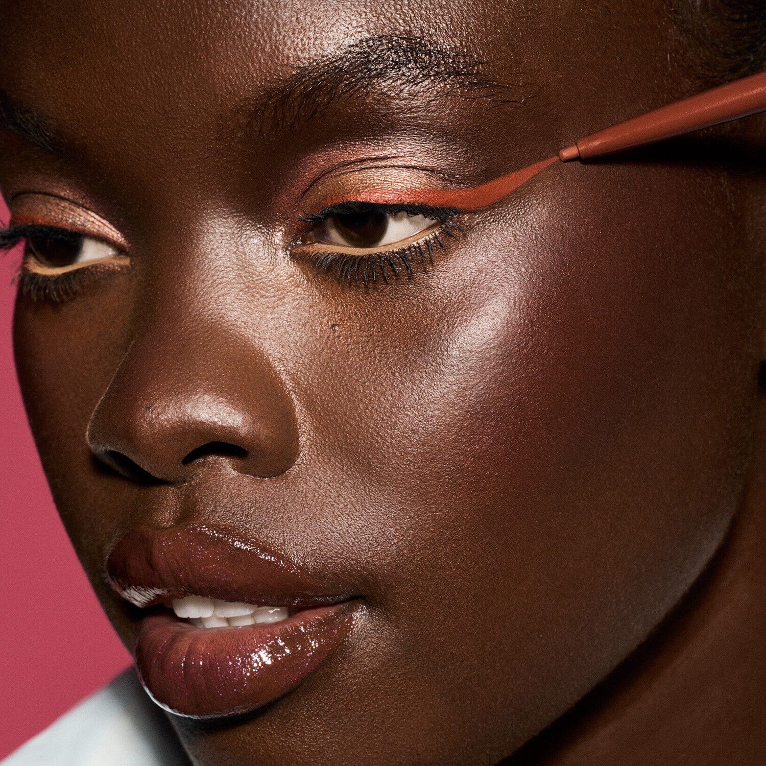 Fine Linez Lash Line-Enhancing Eyeliner