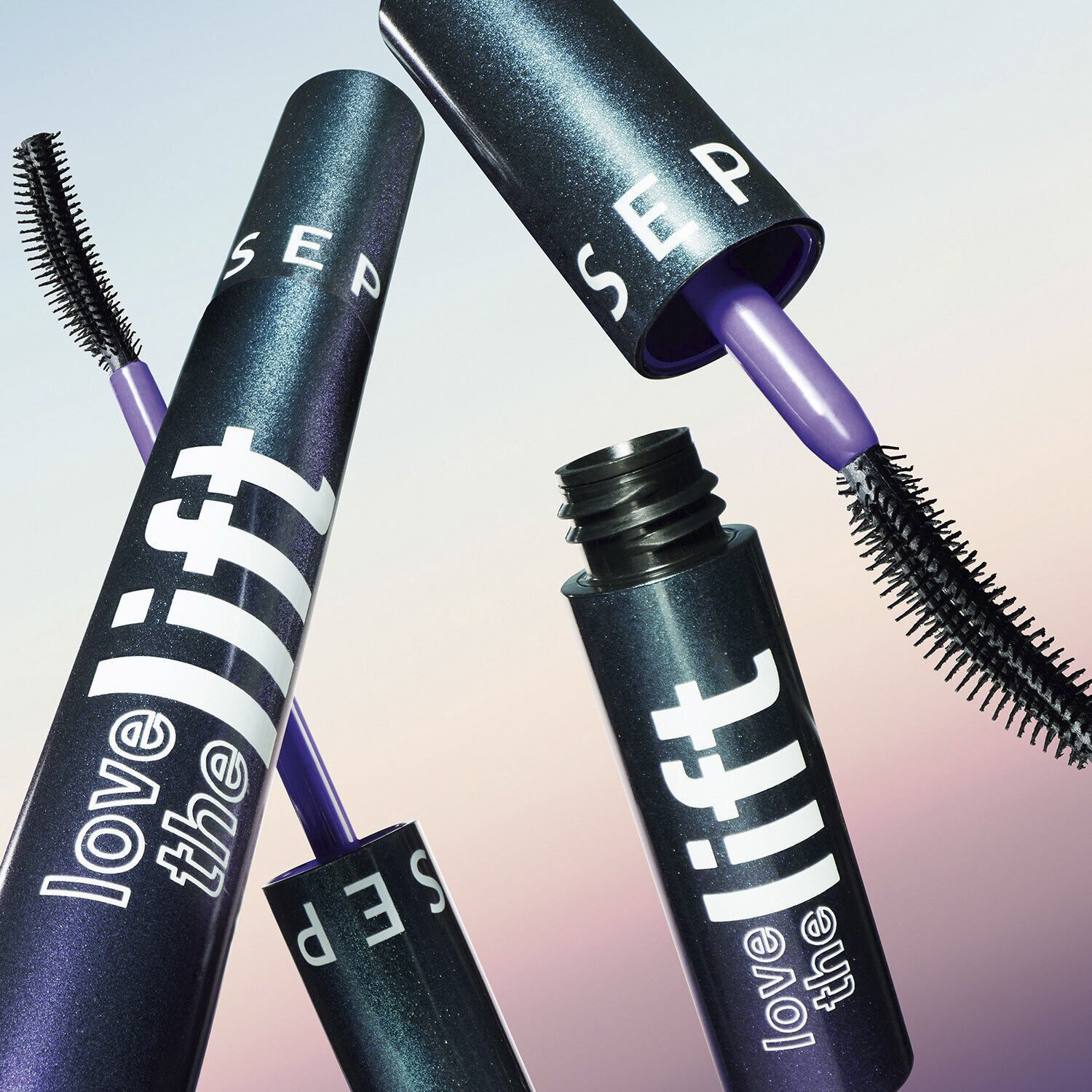 Love The Lift Waterproof - Mascaraen, der omg&aring;ende giver buede vipper