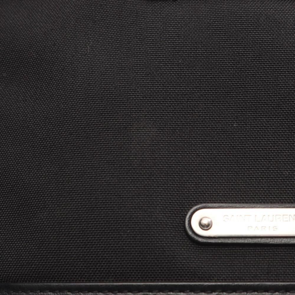 Yves Saint Laurent Shoulder Bag