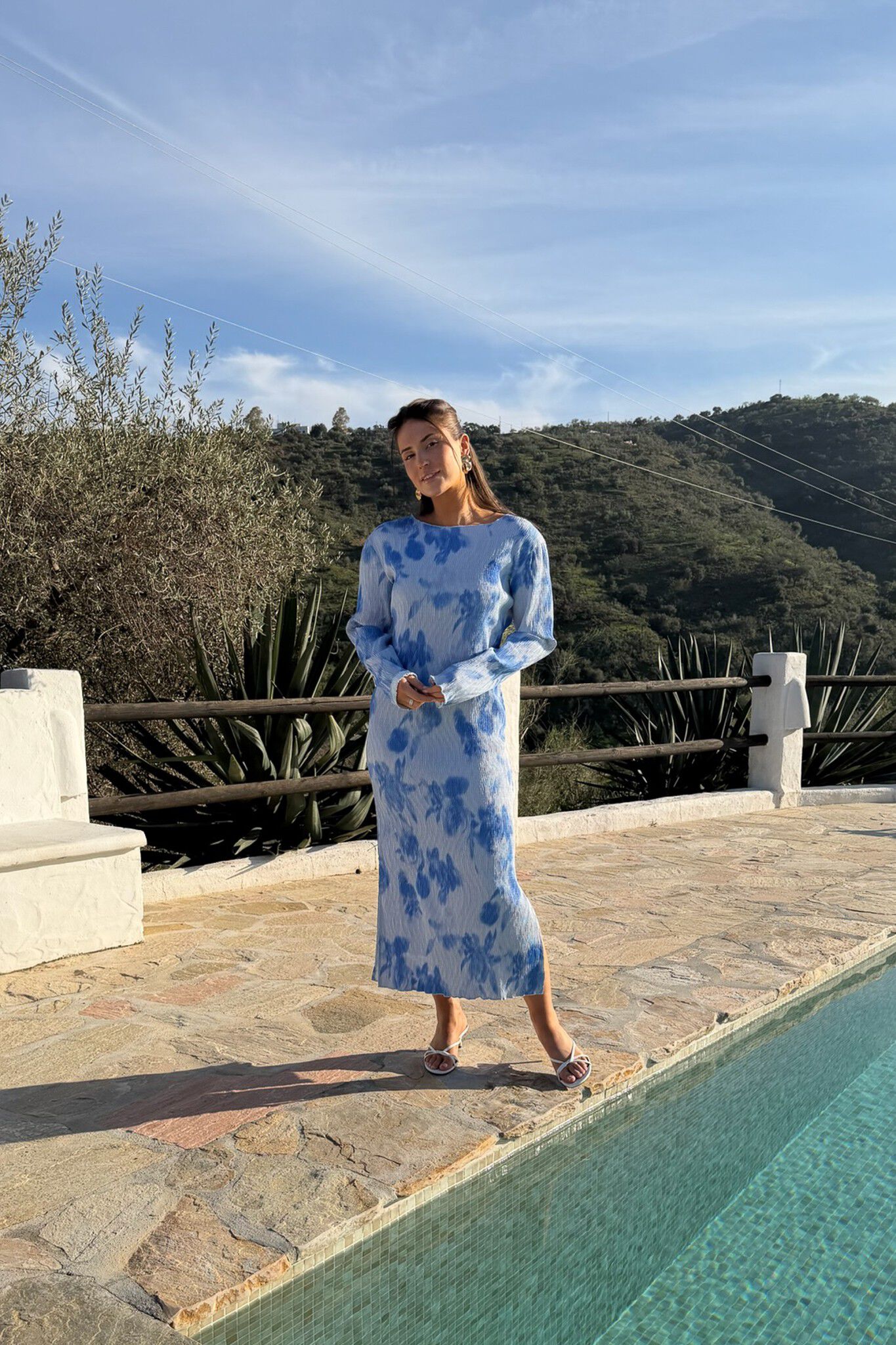 OdaIC Dress - Abstract Blue Flower