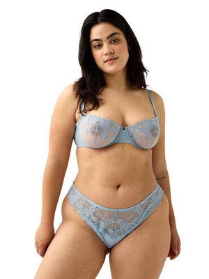 Brasiliansk truse med vanlig midje