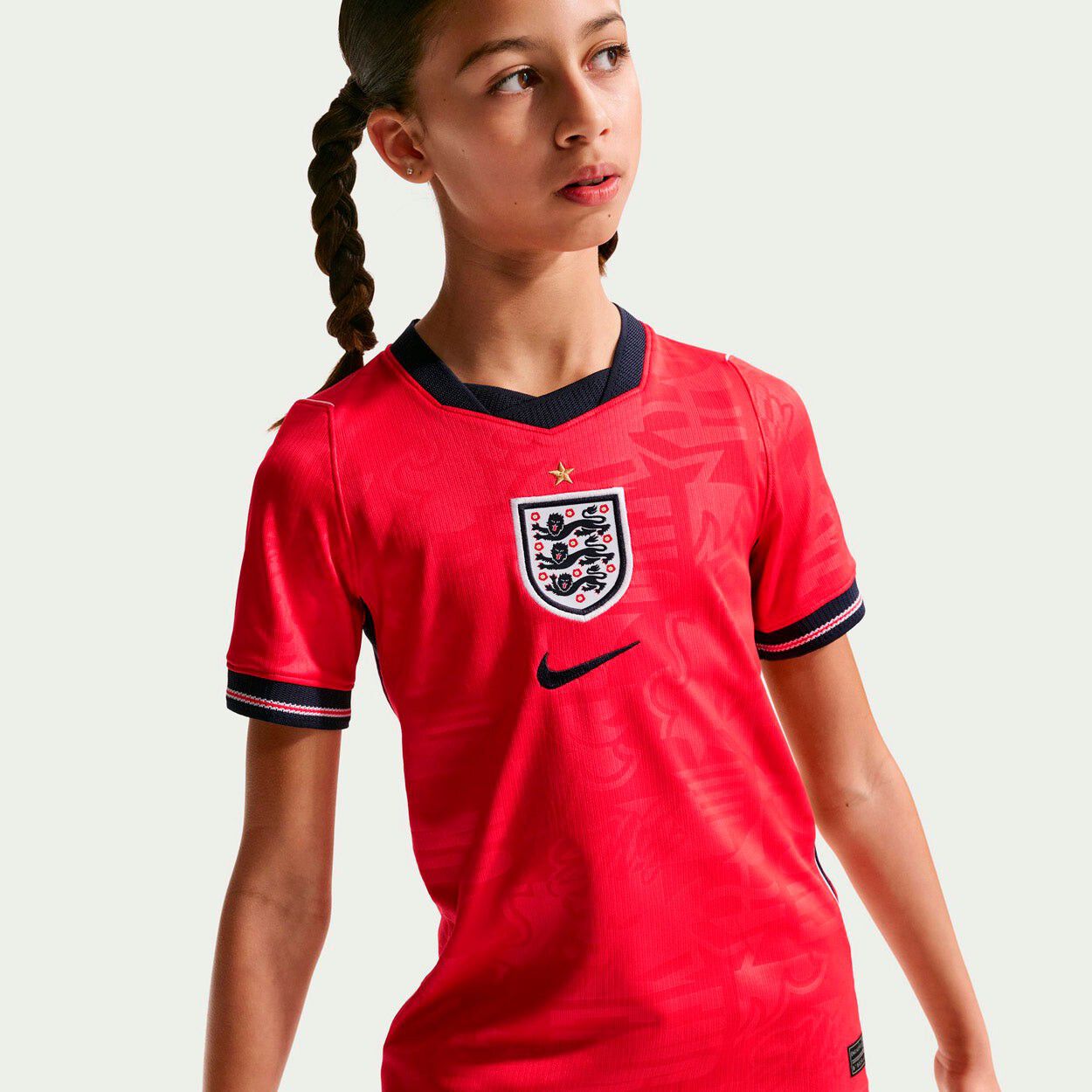 England 26/27 B&oslash;rn Udebanetr&oslash;je