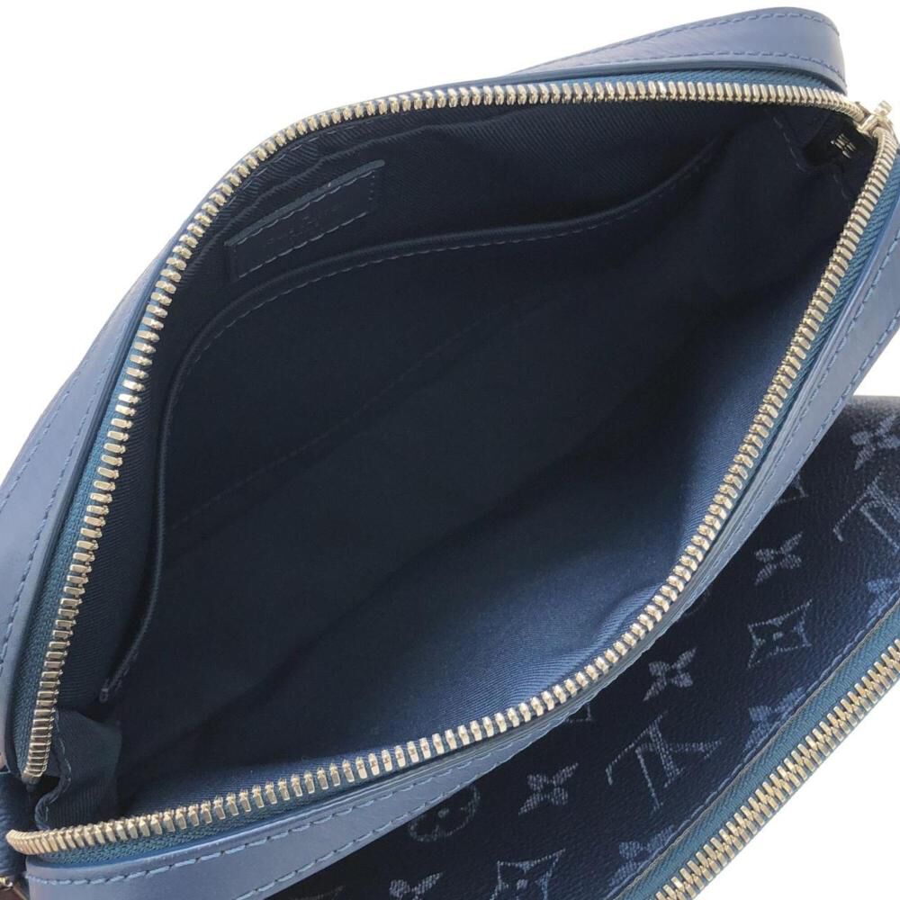 Louis Vuitton Shoulder Bags