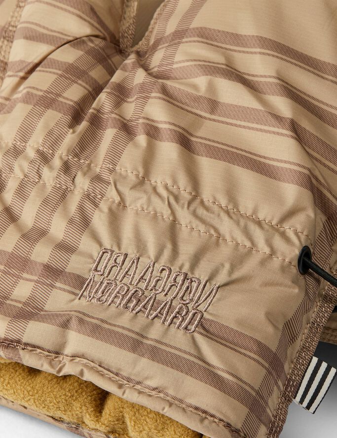 Light Ripstop Pillow AOP Glove